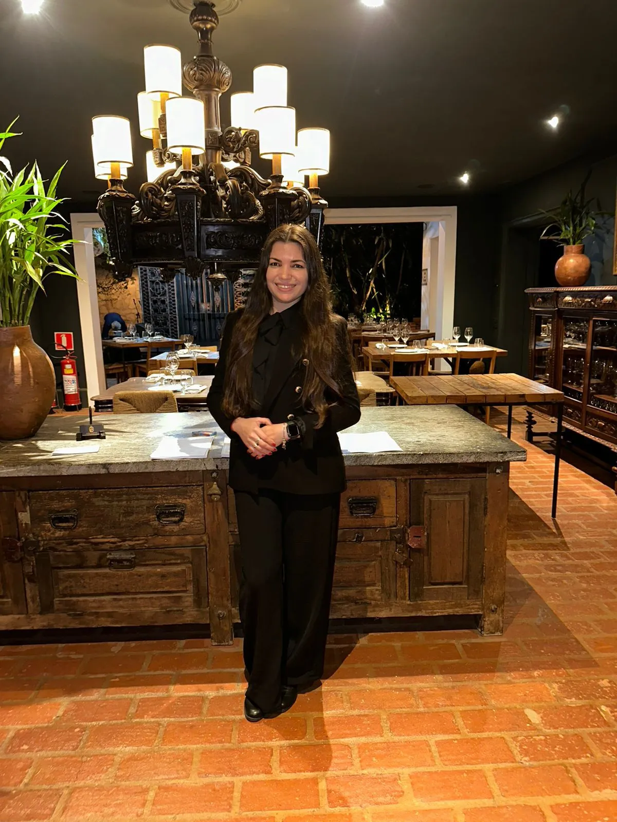 Hostess Fazendo Recepção de Evento